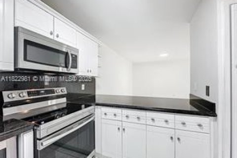 Touwnhouse à louer à Hialeah, Floride: 3 chambres, 109.62 m2 № 1790987 - photo 8