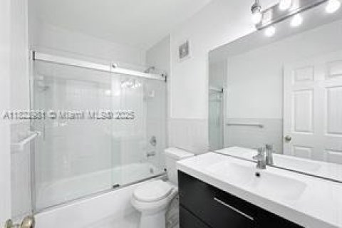 Adosado en alquiler en Hialeah, Florida, 3 dormitorios, 109.62 m2 № 1790987 - foto 23