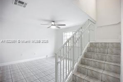 Townhouse in Hialeah, Florida 3 bedrooms, 109.62 sq.m. № 1790987 - photo 15