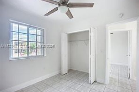 Adosado en alquiler en Hialeah, Florida, 3 dormitorios, 109.62 m2 № 1790987 - foto 24