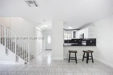 Touwnhouse à louer à Hialeah, Floride: 3 chambres, 109.62 m2 № 1790987 - photo 13