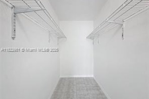 Touwnhouse à louer à Hialeah, Floride: 3 chambres, 109.62 m2 № 1790987 - photo 27