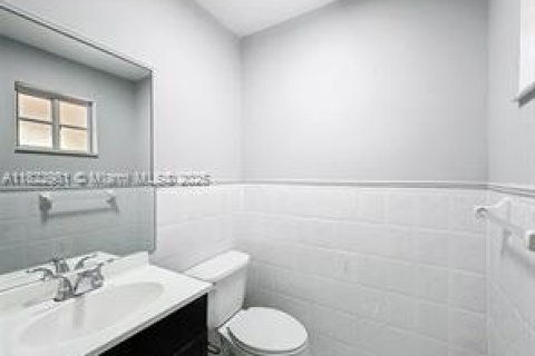 Adosado en alquiler en Hialeah, Florida, 3 dormitorios, 109.62 m2 № 1790987 - foto 28