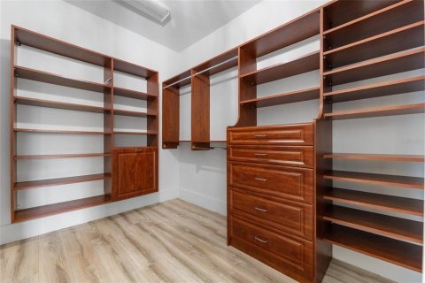 Снять в аренду виллу или дом в Тампа, Флорида 3 комнаты, 307.69м2, № 2203319 - фото 30