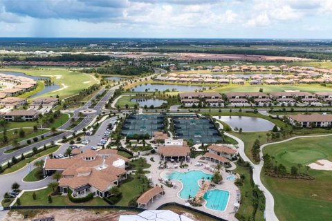 Condo in Bradenton, Florida, 2 bedrooms in LAKEWOOD NATIONAL  № 1841645 - photo 30