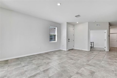 House in San Antonio, Florida 3 bedrooms, 145.39 sq.m. № 1792203 - photo 5