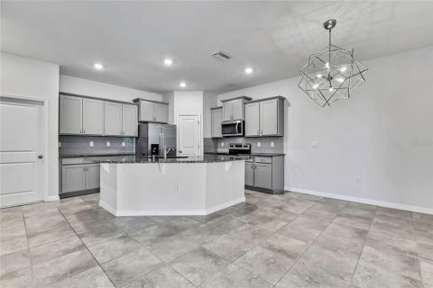 House in San Antonio, Florida 3 bedrooms, 145.39 sq.m. № 1792203 - photo 13
