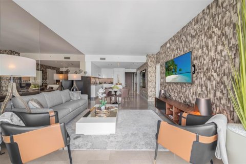 Condo in Miami, Florida, 1 bedroom  № 1696855 - photo 14