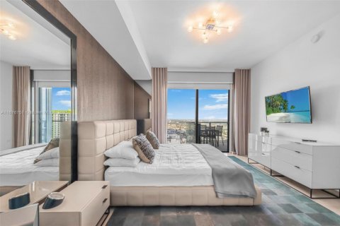 Condo in Miami, Florida, 1 bedroom  № 1696855 - photo 15