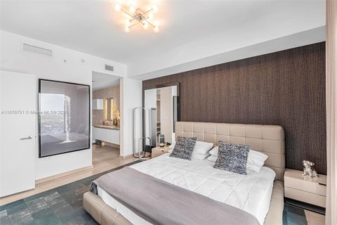 Condo in Miami, Florida, 1 bedroom  № 1696855 - photo 16