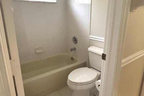 Casa en venta en West Palm Beach, Florida, 5 dormitorios, 326.92 m2 № 2323945 - foto 16