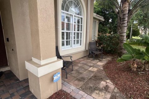 Casa en venta en West Palm Beach, Florida, 5 dormitorios, 326.92 m2 № 2323945 - foto 3