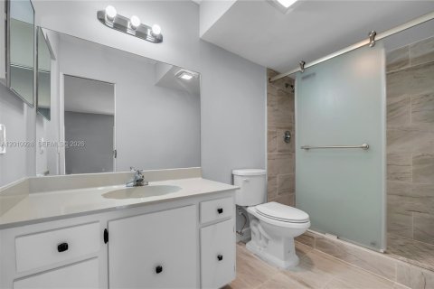 Copropriété à vendre à Lauderhill, Floride: 2 chambres, 99.41 m2 № 2091143 - photo 6
