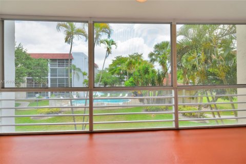 Copropriété à vendre à Lauderhill, Floride: 2 chambres, 99.41 m2 № 2091143 - photo 18