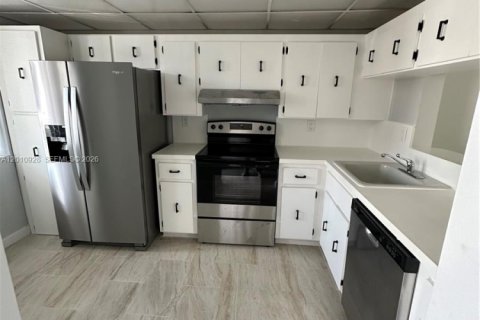 Copropriété à vendre à Lauderhill, Floride: 2 chambres, 99.41 m2 № 2091143 - photo 3