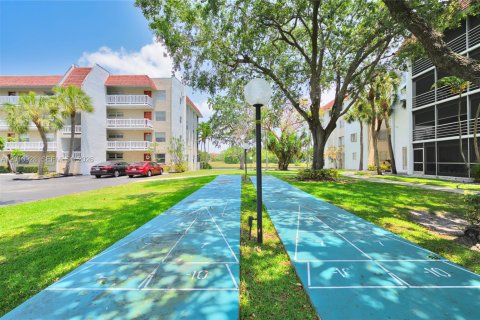 Copropriété à vendre à Lauderhill, Floride: 2 chambres, 99.41 m2 № 2091143 - photo 14