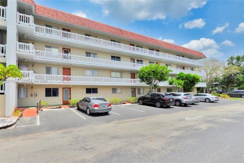 Copropriété à vendre à Lauderhill, Floride: 2 chambres, 99.41 m2 № 2091143 - photo 21