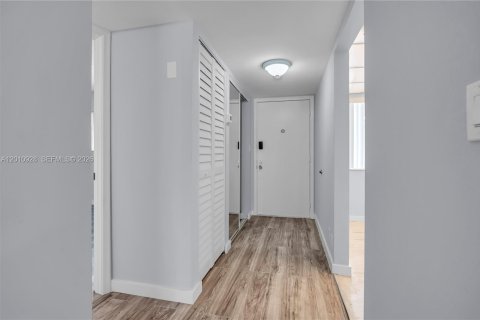 Copropriété à vendre à Lauderhill, Floride: 2 chambres, 99.41 m2 № 2091143 - photo 4