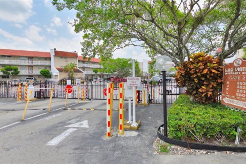 Copropriété à vendre à Lauderhill, Floride: 2 chambres, 99.41 m2 № 2091143 - photo 23