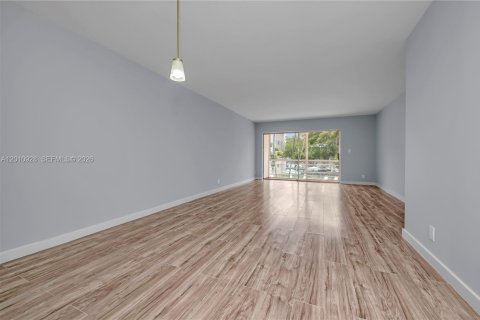 Copropriété à vendre à Lauderhill, Floride: 2 chambres, 99.41 m2 № 2091143 - photo 10
