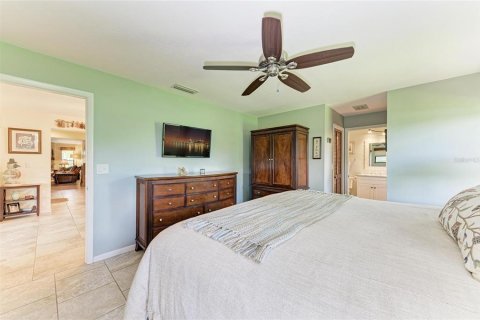 House in Sarasota, Florida 3 bedrooms, 184.23 sq.m. № 1884673 - photo 26
