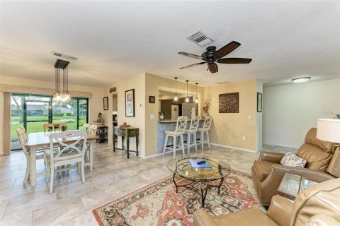 House in Sarasota, Florida 3 bedrooms, 184.23 sq.m. № 1884673 - photo 11