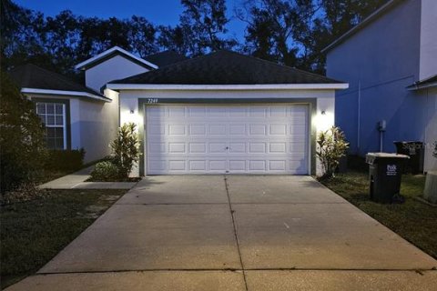 House in Lakeland, Florida 3 bedrooms, 162.21 sq.m. № 2220983