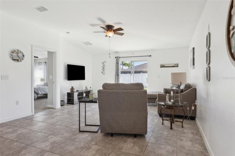 Villa ou maison à vendre à Gibsonton, Floride: 4 chambres, 171.87 m2 № 1597232 - photo 10