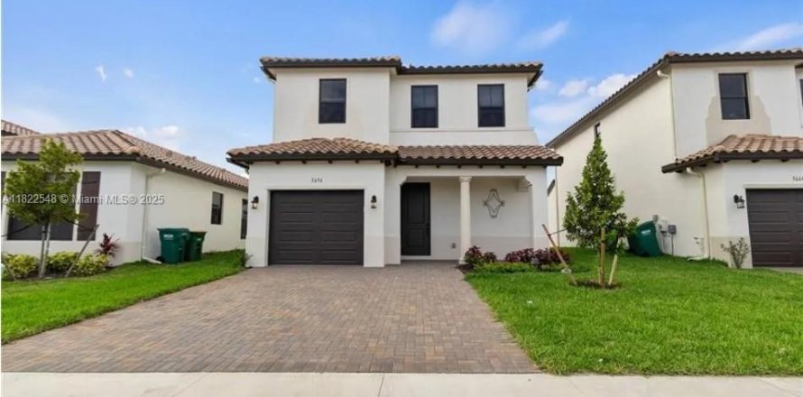 Villa ou maison à Ave Maria, Floride 3 chambres, 165.46 m2 № 1785893