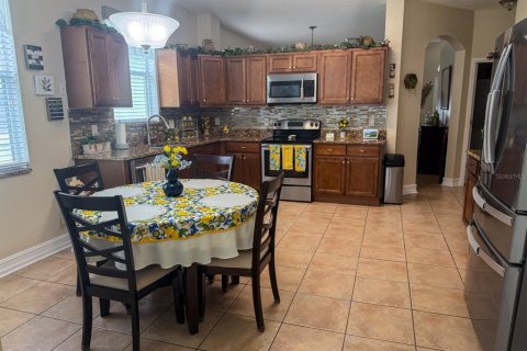 House in Orlando, Florida 4 bedrooms, 185.06 sq.m. № 1844547 - photo 11