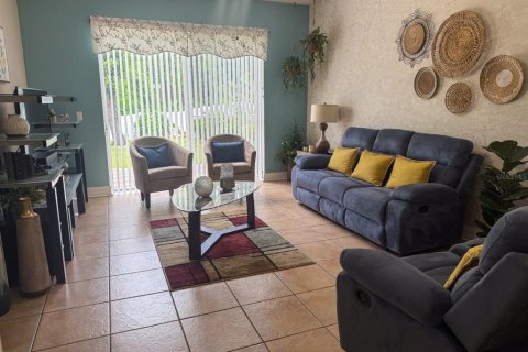 House in Orlando, Florida 4 bedrooms, 185.06 sq.m. № 1844547 - photo 14