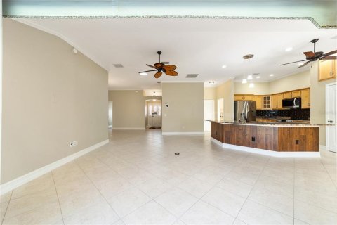 Villa ou maison à louer à The Villages, Floride: 3 chambres, 183.02 m2 № 2108074 - photo 6