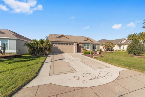 Villa ou maison à louer à The Villages, Floride: 3 chambres, 183.02 m2 № 2108074 - photo 2