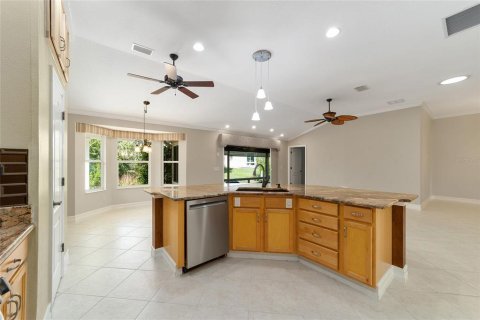Villa ou maison à louer à The Villages, Floride: 3 chambres, 183.02 m2 № 2108074 - photo 9