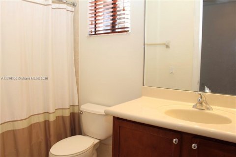 House in Cutler Bay, Florida 5 bedrooms, 438.22 sq.m. № 1794838 - photo 25