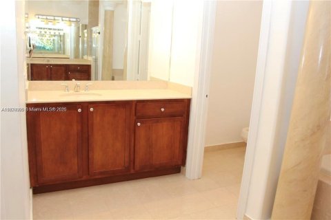 House in Cutler Bay, Florida 5 bedrooms, 438.22 sq.m. № 1794838 - photo 19