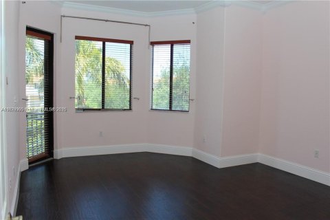 House in Cutler Bay, Florida 5 bedrooms, 438.22 sq.m. № 1794838 - photo 22