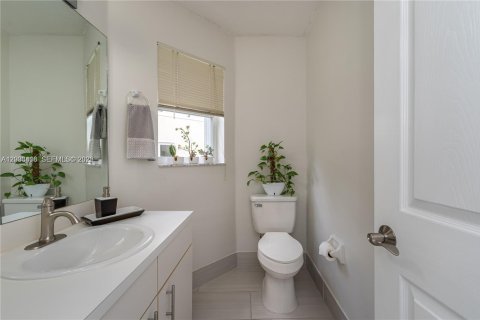 Adosado en alquiler en Pembroke Pines, Florida, 3 dormitorios, 160.35 m2 № 2077992 - foto 6
