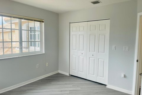 Adosado en alquiler en Pembroke Pines, Florida, 3 dormitorios, 160.35 m2 № 2077992 - foto 16
