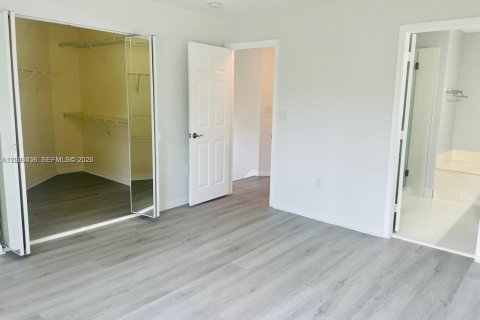 Adosado en alquiler en Pembroke Pines, Florida, 3 dormitorios, 160.35 m2 № 2077992 - foto 13