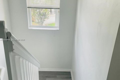 Adosado en alquiler en Pembroke Pines, Florida, 3 dormitorios, 160.35 m2 № 2077992 - foto 19