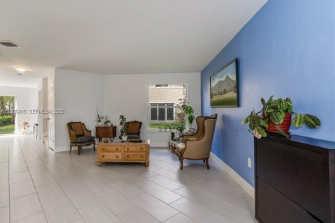 Adosado en alquiler en Pembroke Pines, Florida, 3 dormitorios, 160.35 m2 № 2077992 - foto 9