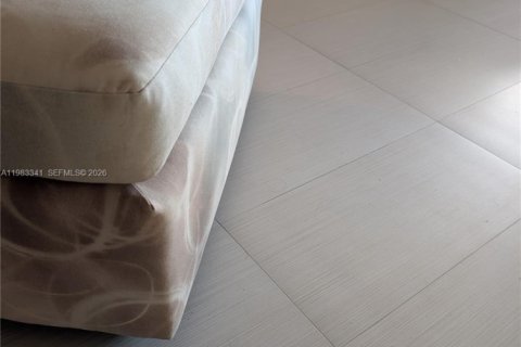 Condo in Pembroke Pines, Florida, 2 bedrooms  № 2047125 - photo 9