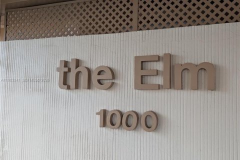 Condo in Pembroke Pines, Florida, 2 bedrooms  № 2047125 - photo 12