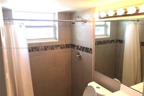 Купить кондоминиум в Майами, Флорида 2 спальни, 64.1м2, № 1978702 - фото 4