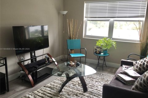 Кондоминиум с 2 спальнями в Майами, Флорида № 1978702