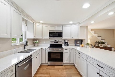 House in Crystal River, Florida 4 bedrooms, 202.16 sq.m. № 2220444 - photo 18