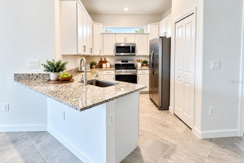 Villa ou maison à louer à Bradenton, Floride: 2 chambres, 144.65 m2 № 2424138 - photo 2