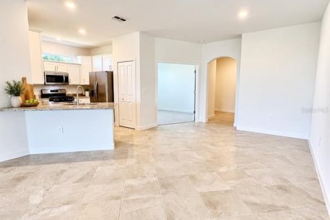 Villa ou maison à louer à Bradenton, Floride: 2 chambres, 144.65 m2 № 2424138 - photo 4