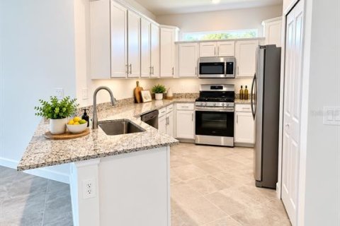 Villa ou maison à louer à Bradenton, Floride: 2 chambres, 144.65 m2 № 2424138 - photo 3